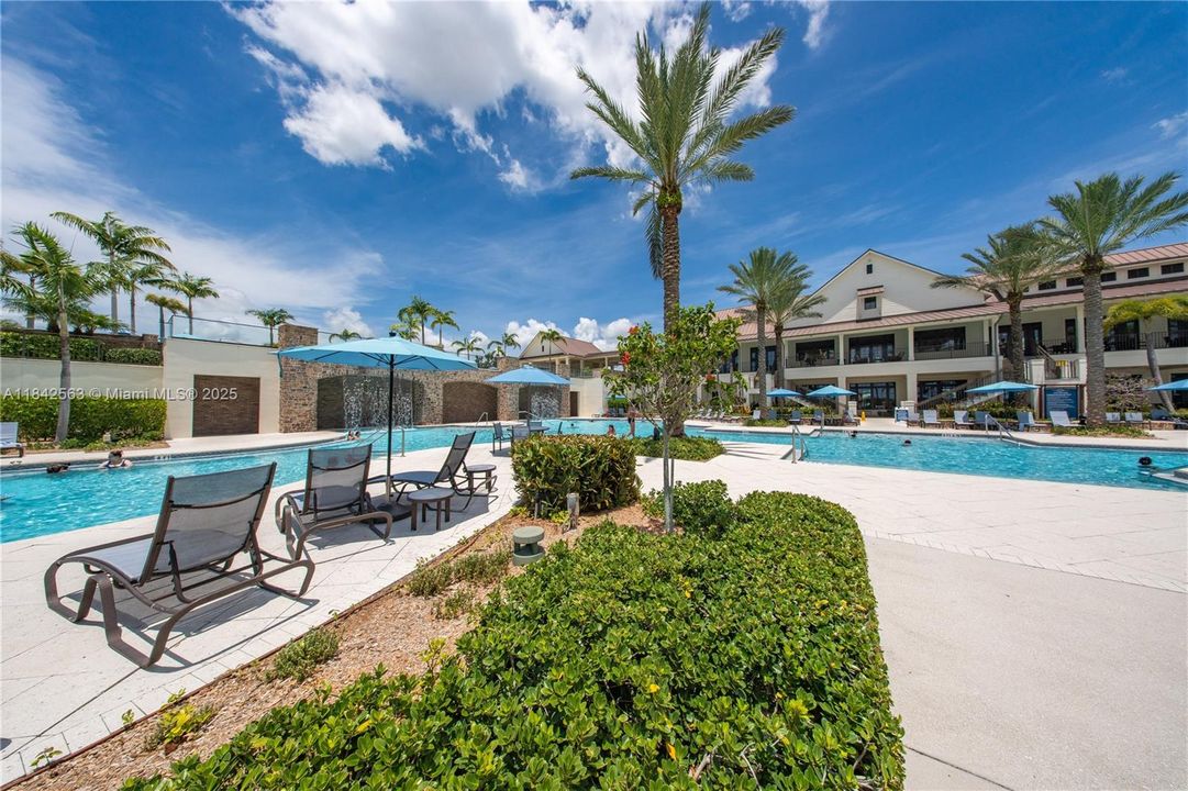 For Sale: $519,000 (3 beds, 2 baths, 1952 Square Feet)