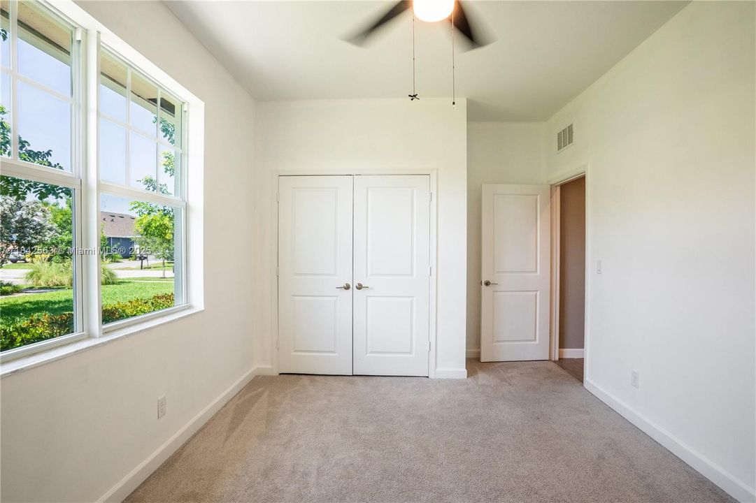 For Sale: $519,000 (3 beds, 2 baths, 1952 Square Feet)