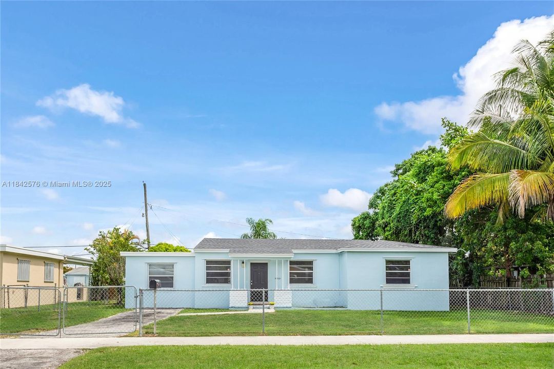 Недавно продано: $485,000 (3 спален, 2 ванн, 1338 Квадратных фут)