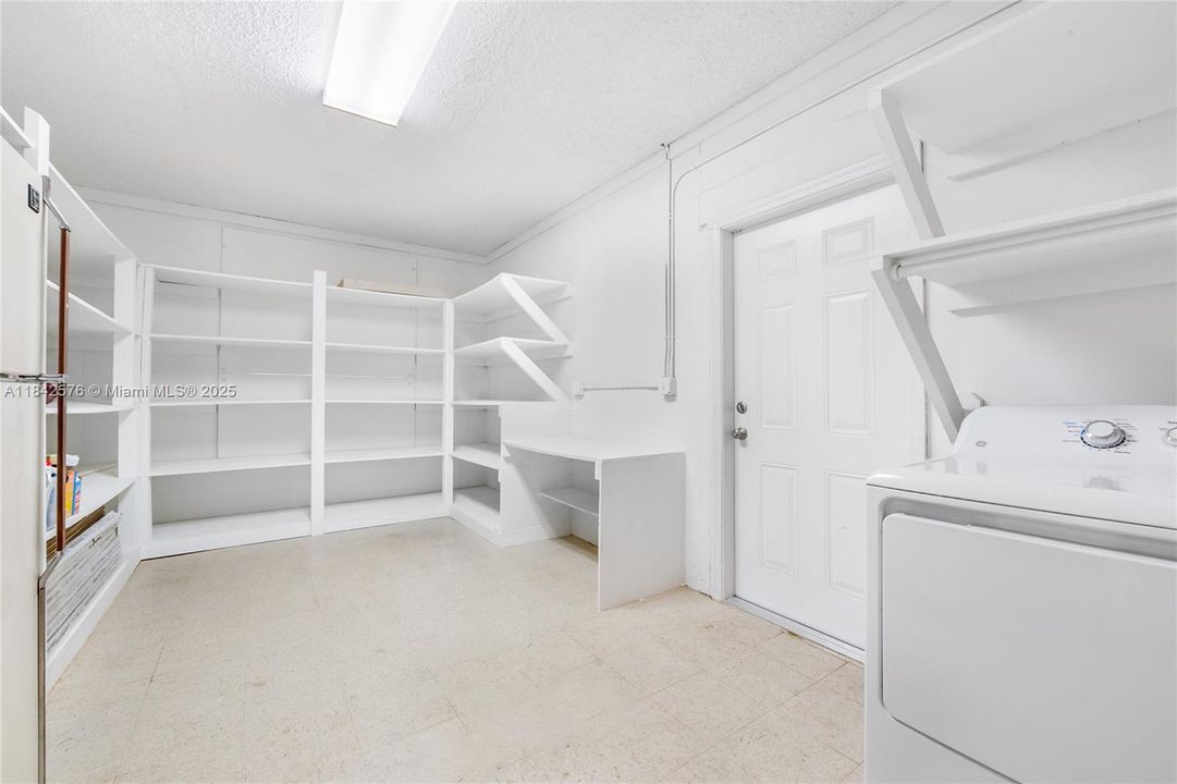 Недавно продано: $485,000 (3 спален, 2 ванн, 1338 Квадратных фут)