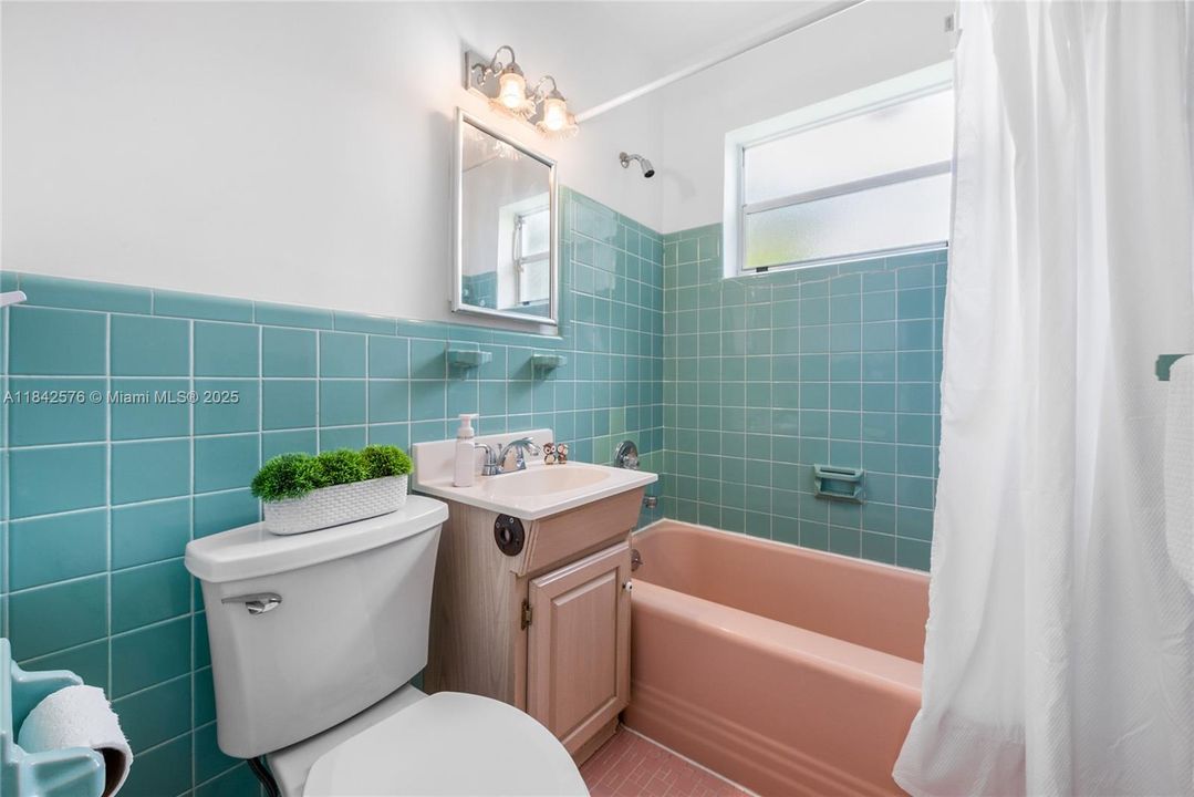 Недавно продано: $485,000 (3 спален, 2 ванн, 1338 Квадратных фут)