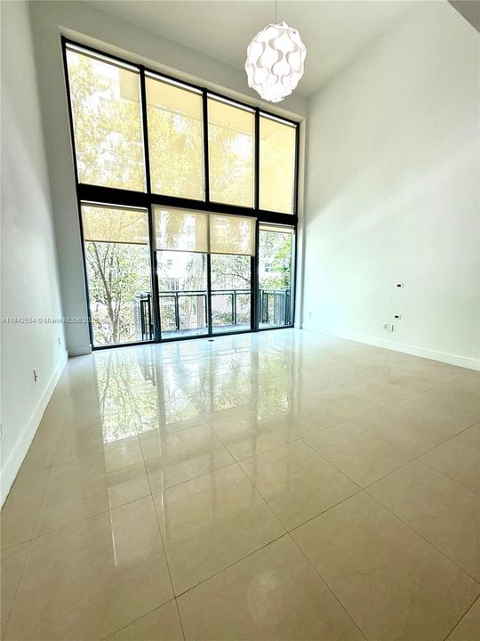 En Venta: $830,000 (2 camas, 2 baños, 1700 Pies cuadrados)