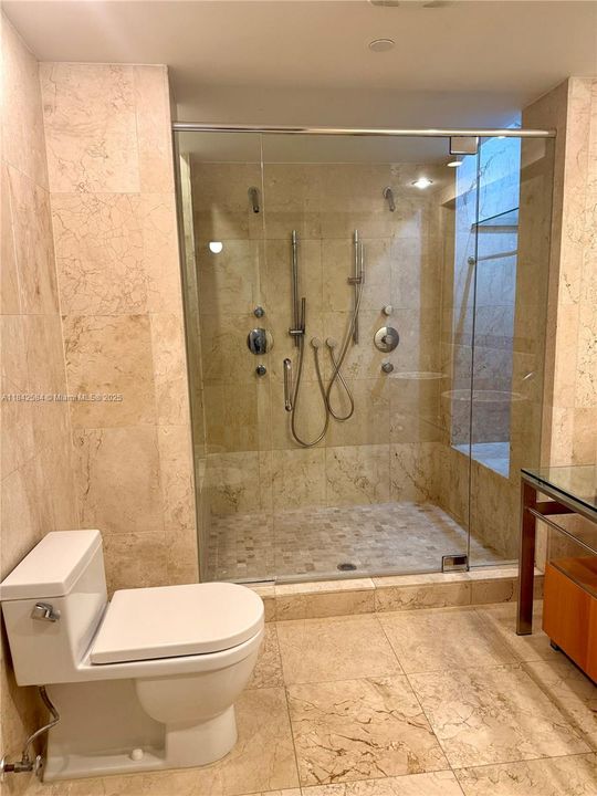 En Venta: $830,000 (2 camas, 2 baños, 1700 Pies cuadrados)