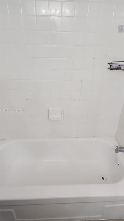 For Sale: $135,000 (0 beds, 1 baths, 385 Square Feet)