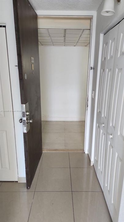 For Sale: $135,000 (0 beds, 1 baths, 385 Square Feet)