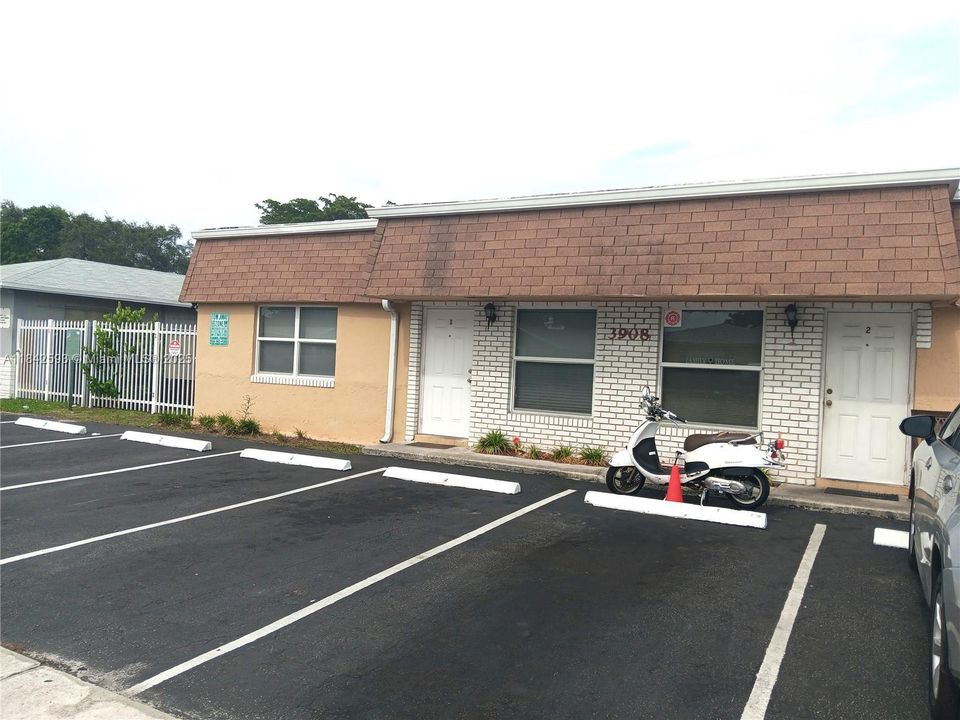 Recently Sold: $900,000 (0 beds, 0 baths, 3892 Square Feet)