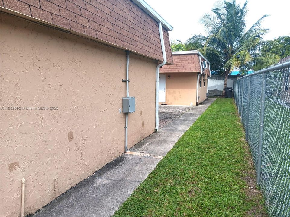 Recently Sold: $900,000 (0 beds, 0 baths, 3892 Square Feet)