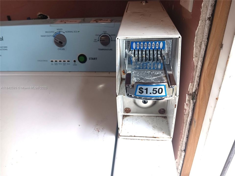 Recently Sold: $900,000 (0 beds, 0 baths, 3892 Square Feet)