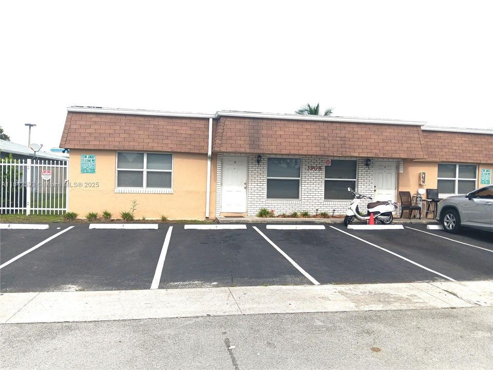 Recently Sold: $900,000 (0 beds, 0 baths, 3892 Square Feet)