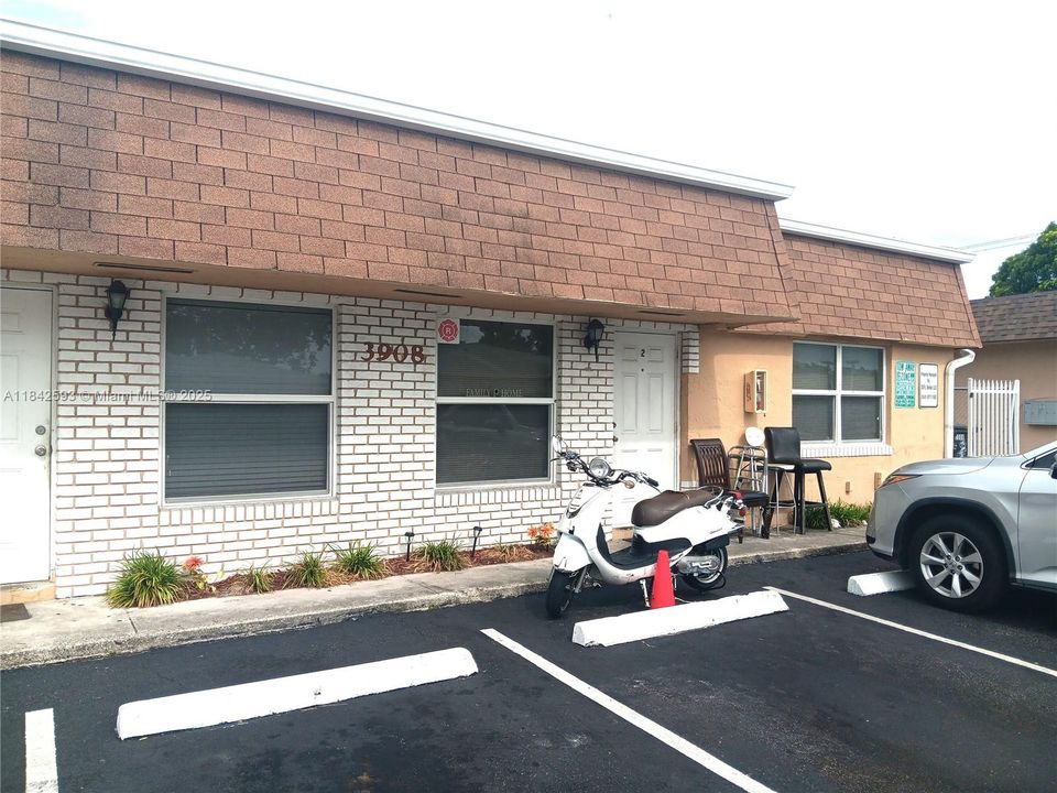 Recently Sold: $900,000 (0 beds, 0 baths, 3892 Square Feet)