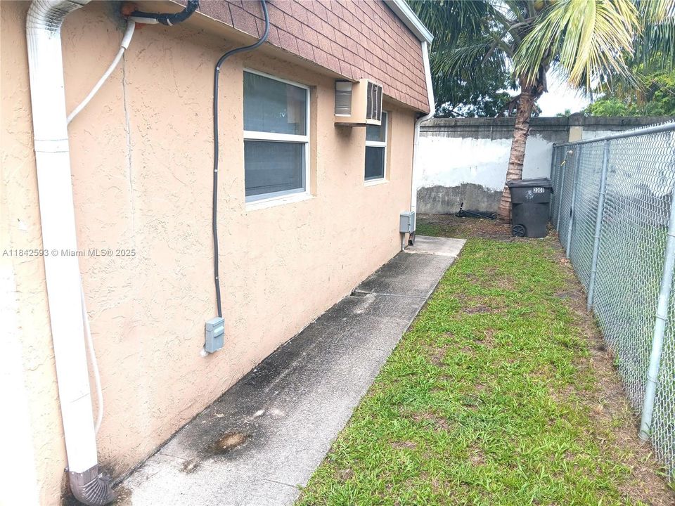 Recently Sold: $900,000 (0 beds, 0 baths, 3892 Square Feet)