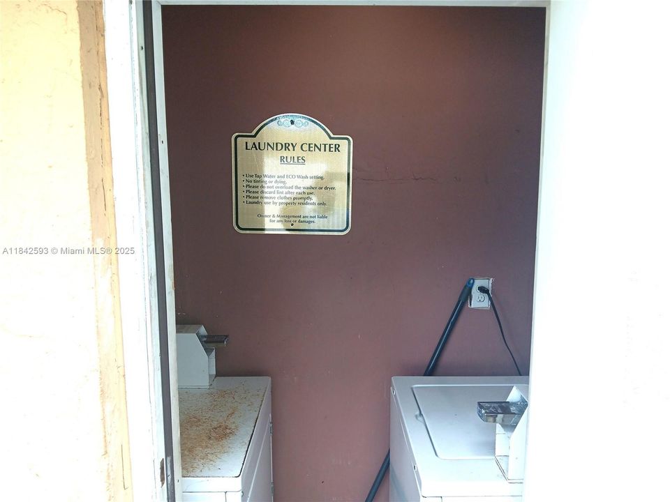 Recently Sold: $900,000 (0 beds, 0 baths, 3892 Square Feet)