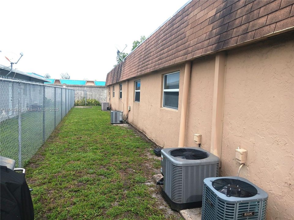 Recently Sold: $900,000 (0 beds, 0 baths, 3892 Square Feet)