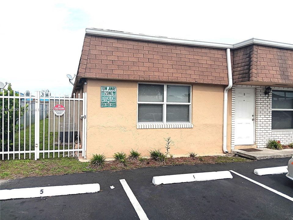 Recently Sold: $900,000 (0 beds, 0 baths, 3892 Square Feet)