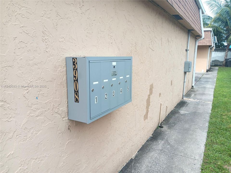 Recently Sold: $900,000 (0 beds, 0 baths, 3892 Square Feet)