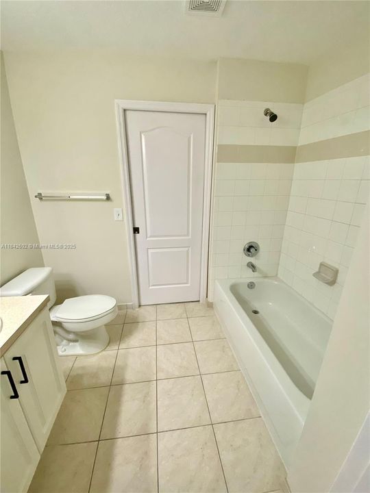 En Venta: $370,000 (2 camas, 2 baños, 1403 Pies cuadrados)