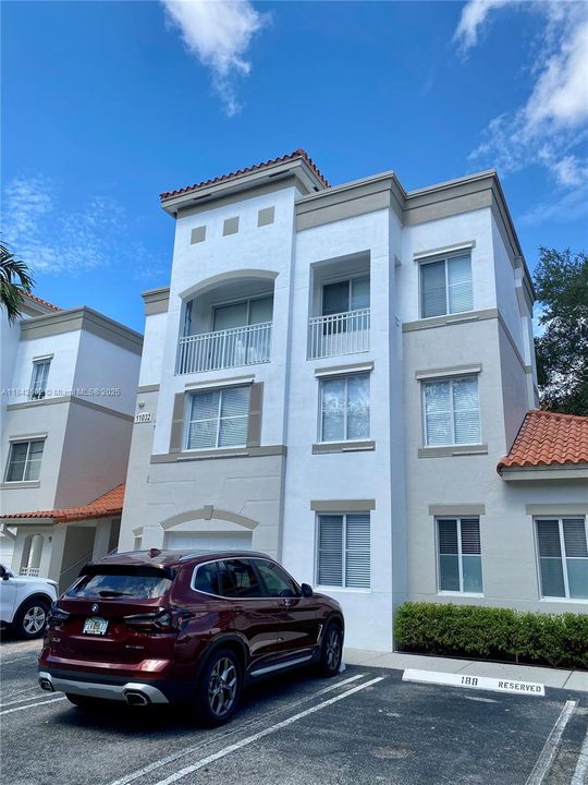 En Venta: $370,000 (2 camas, 2 baños, 1403 Pies cuadrados)