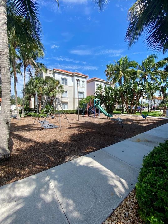 En Venta: $370,000 (2 camas, 2 baños, 1403 Pies cuadrados)