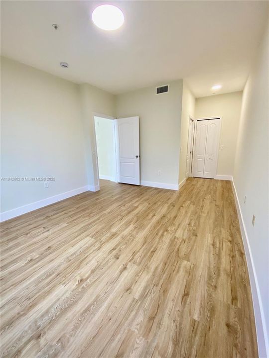 En Venta: $370,000 (2 camas, 2 baños, 1403 Pies cuadrados)