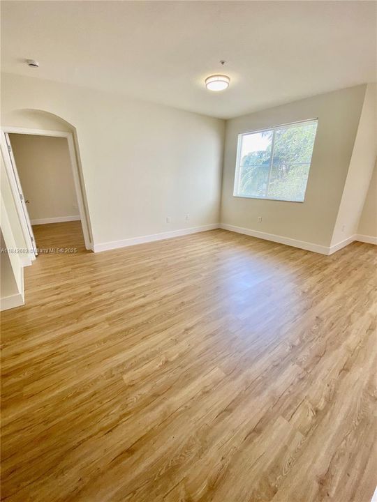 En Venta: $370,000 (2 camas, 2 baños, 1403 Pies cuadrados)