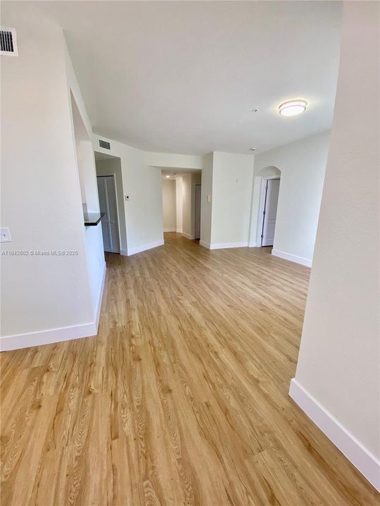 En Venta: $370,000 (2 camas, 2 baños, 1403 Pies cuadrados)