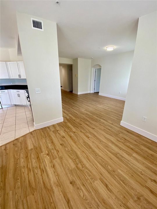 En Venta: $370,000 (2 camas, 2 baños, 1403 Pies cuadrados)