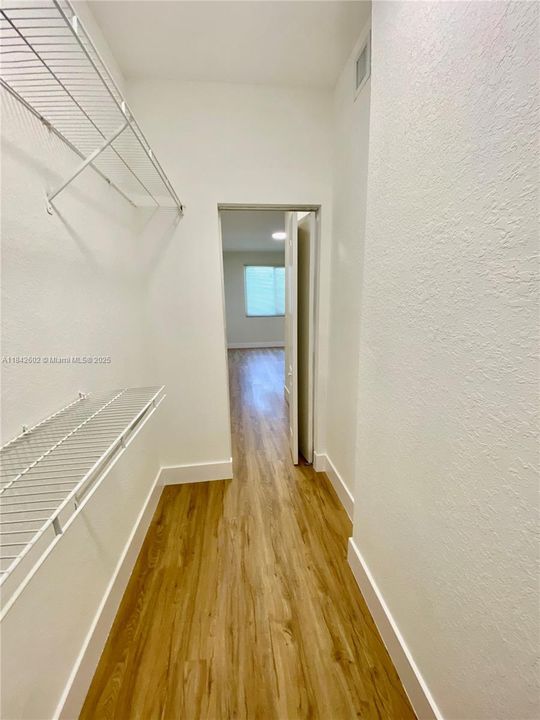 En Venta: $370,000 (2 camas, 2 baños, 1403 Pies cuadrados)