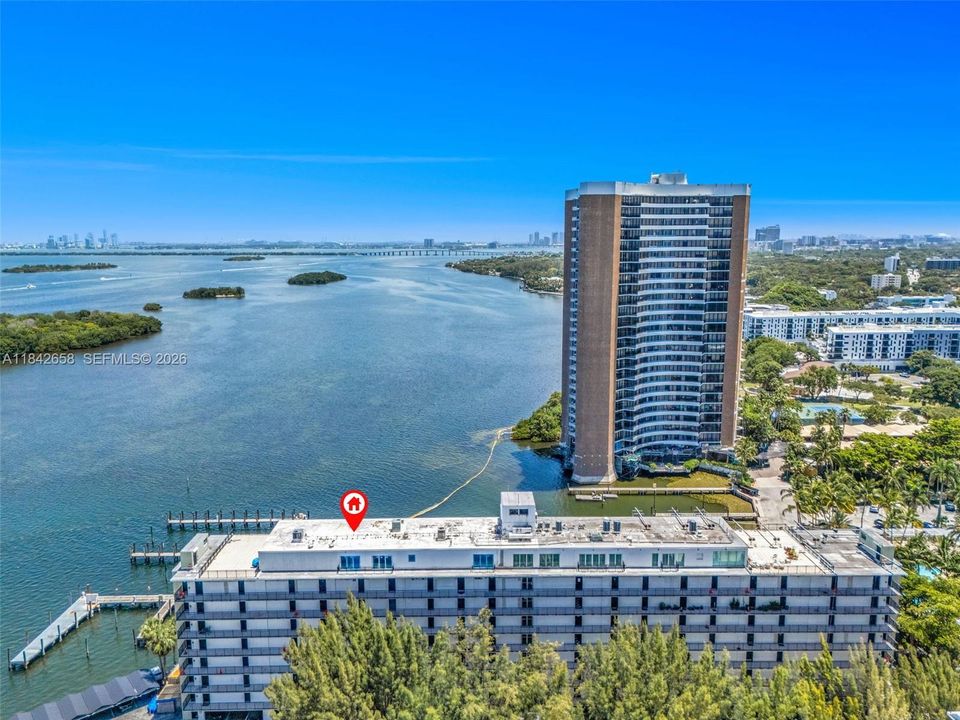 En Venta: $369,000 (1 camas, 2 baños, 1042 Pies cuadrados)