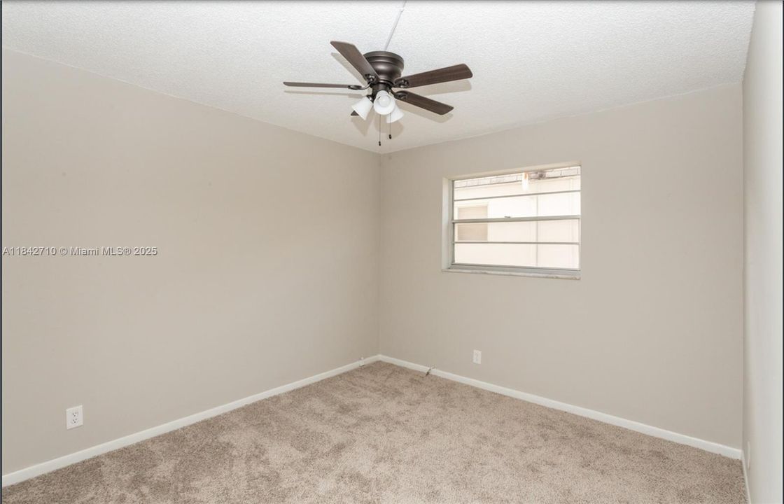 For Sale: $135,000 (2 beds, 1 baths, 650 Square Feet)