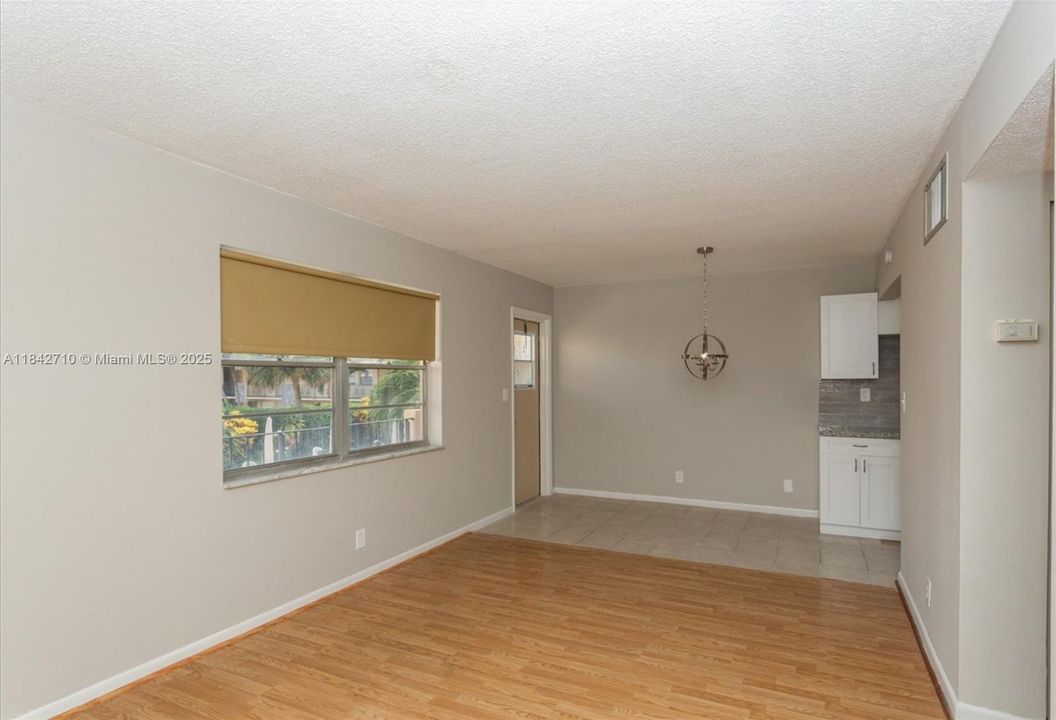 For Sale: $135,000 (2 beds, 1 baths, 650 Square Feet)