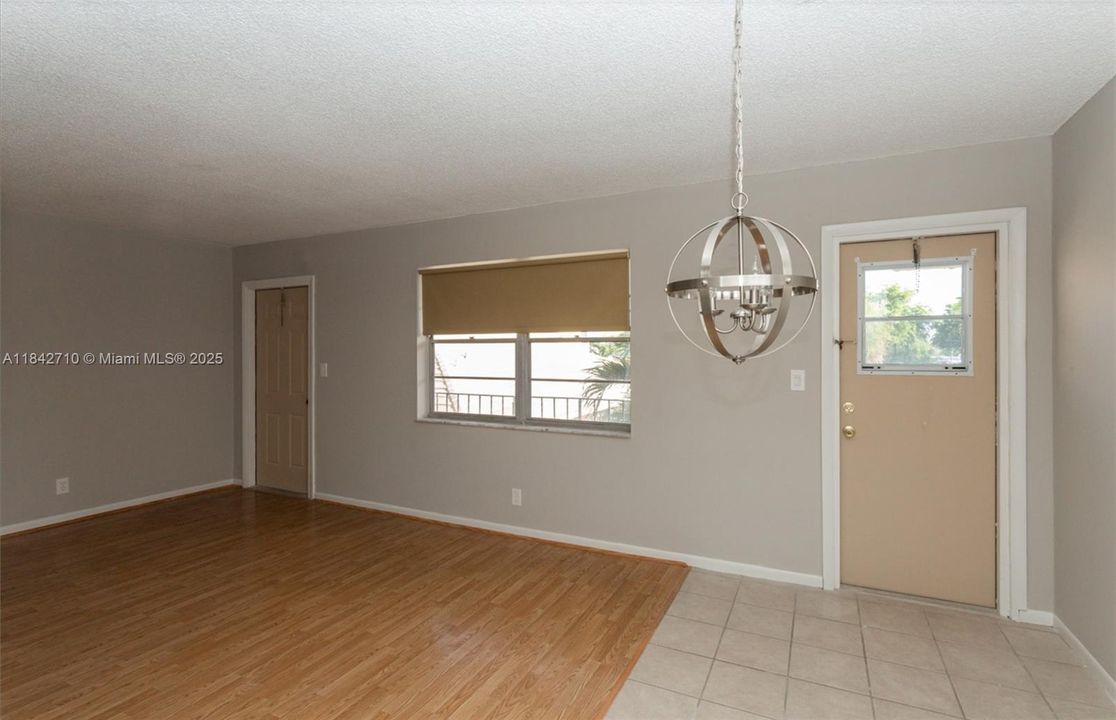 For Sale: $135,000 (2 beds, 1 baths, 650 Square Feet)