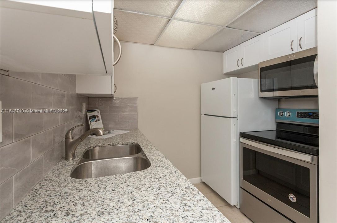 For Sale: $135,000 (2 beds, 1 baths, 650 Square Feet)