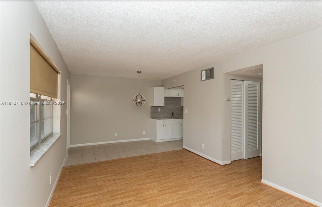 For Sale: $135,000 (2 beds, 1 baths, 650 Square Feet)