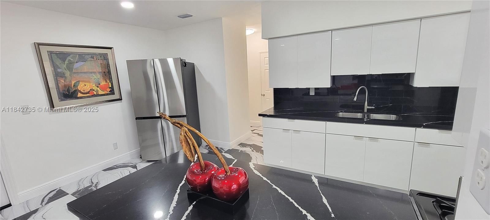 Recently Sold: $460,000 (3 beds, 1 baths, 1207 Square Feet)