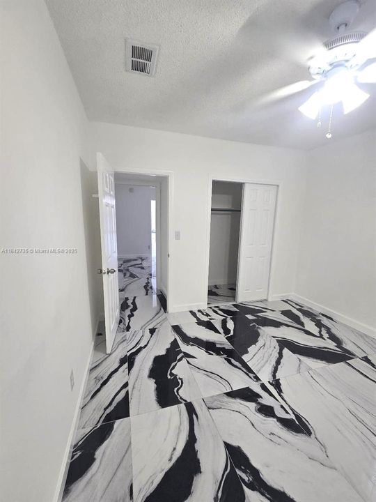 Recently Sold: $460,000 (3 beds, 1 baths, 1207 Square Feet)