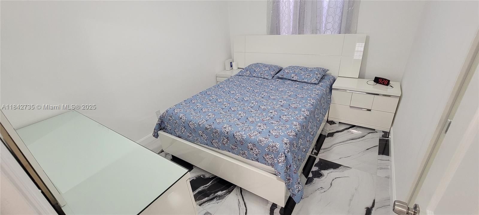 Recently Sold: $460,000 (3 beds, 1 baths, 1207 Square Feet)