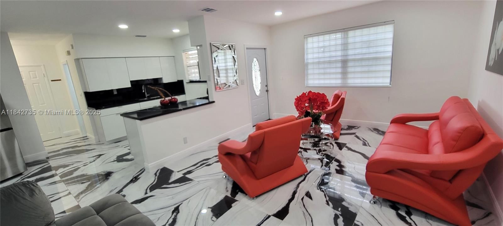 Recently Sold: $460,000 (3 beds, 1 baths, 1207 Square Feet)