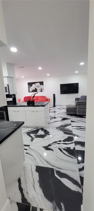 Recently Sold: $460,000 (3 beds, 1 baths, 1207 Square Feet)