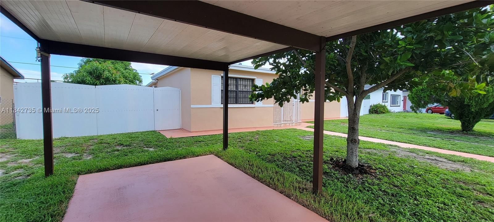 Recently Sold: $460,000 (3 beds, 1 baths, 1207 Square Feet)