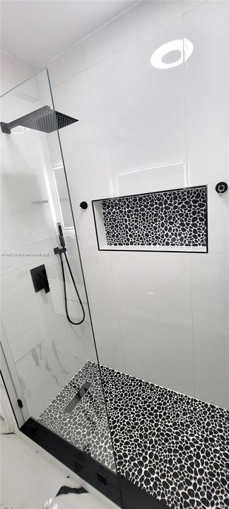 Recently Sold: $460,000 (3 beds, 1 baths, 1207 Square Feet)