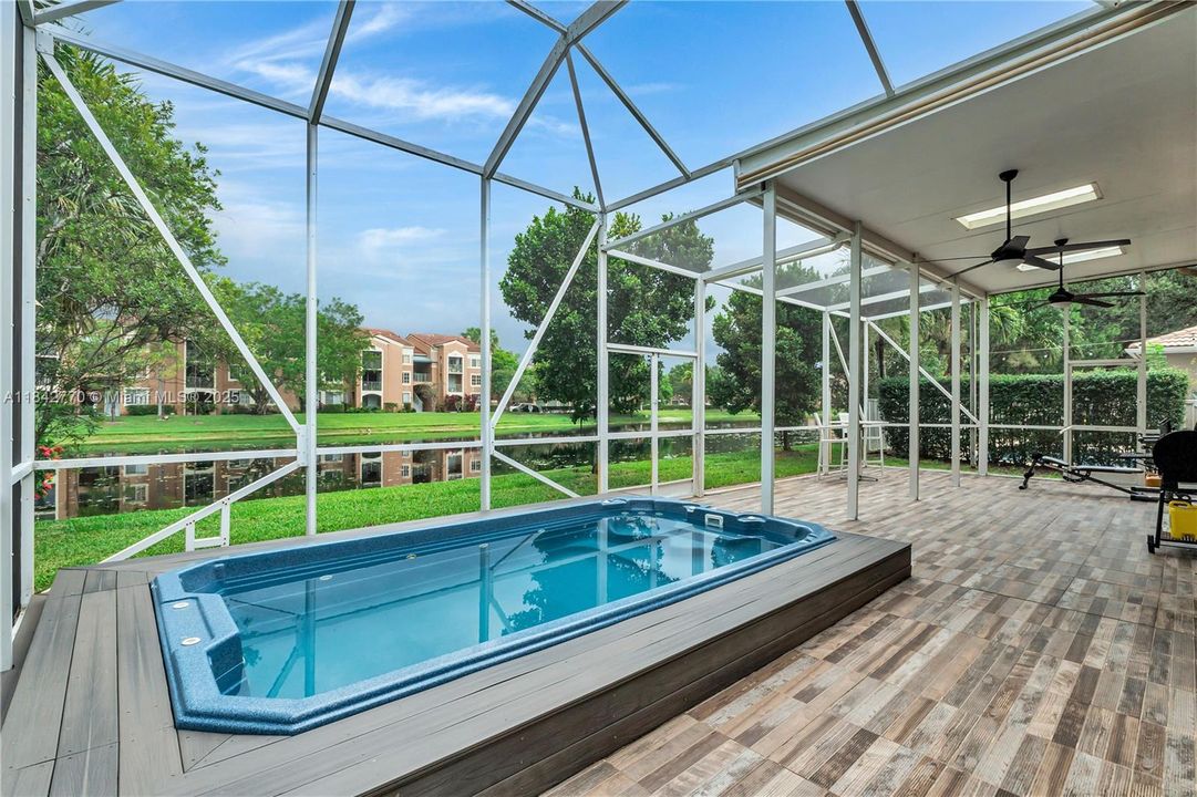 En Venta: $729,900 (4 camas, 3 baños, 2474 Pies cuadrados)