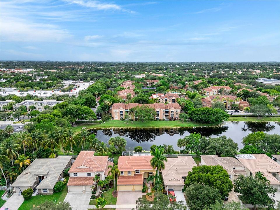 En Venta: $729,900 (4 camas, 3 baños, 2474 Pies cuadrados)