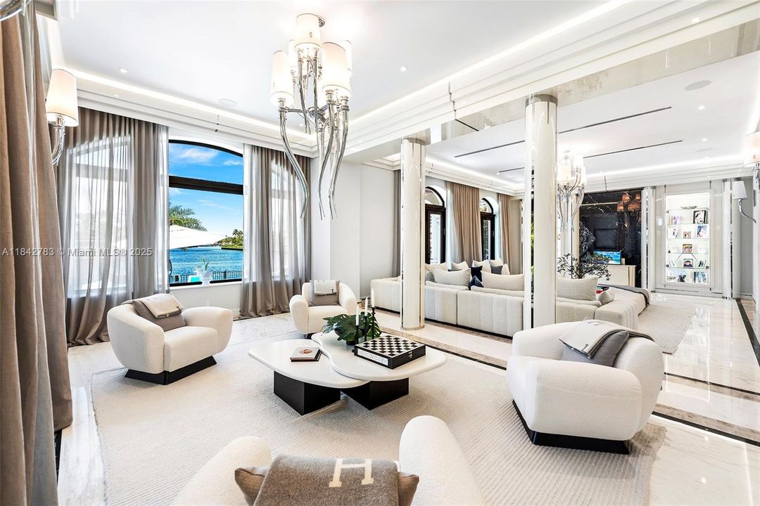 For Sale: $29,995,000 (8 beds, 9 baths, 8353 Square Feet)