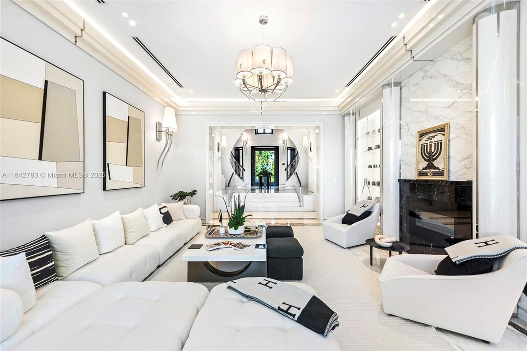 For Sale: $29,995,000 (8 beds, 9 baths, 8353 Square Feet)