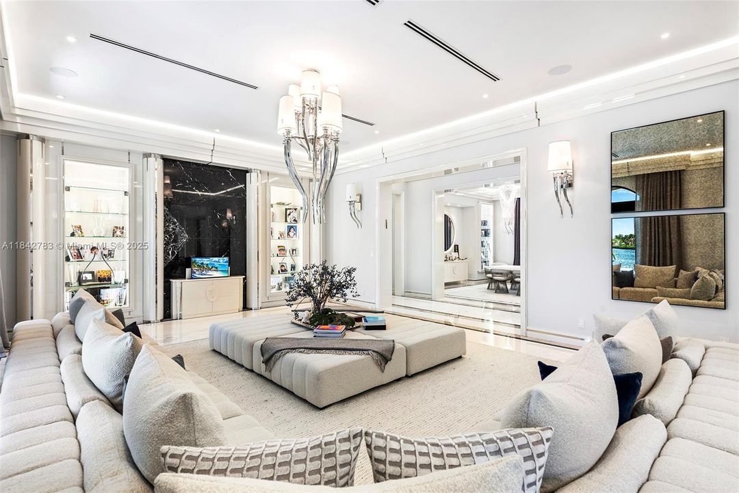 For Sale: $29,995,000 (8 beds, 9 baths, 8353 Square Feet)