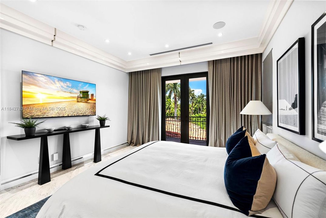 For Sale: $29,995,000 (8 beds, 9 baths, 8353 Square Feet)