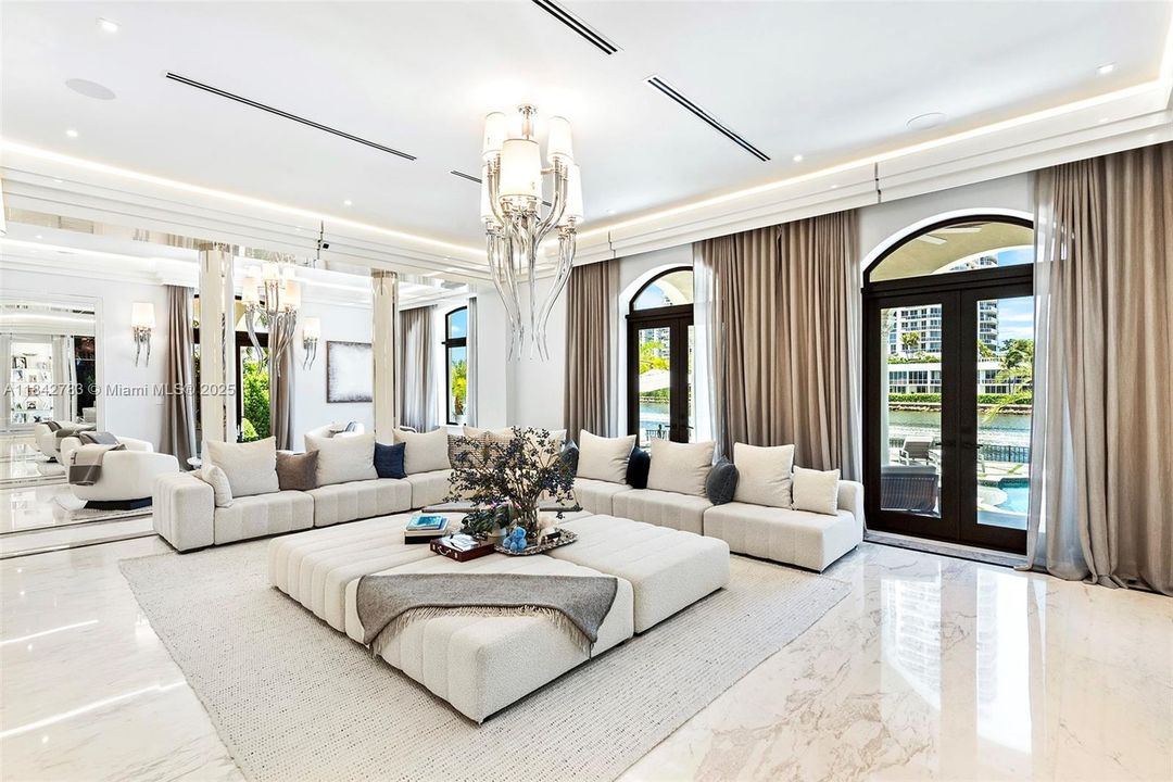 For Sale: $29,995,000 (8 beds, 9 baths, 8353 Square Feet)