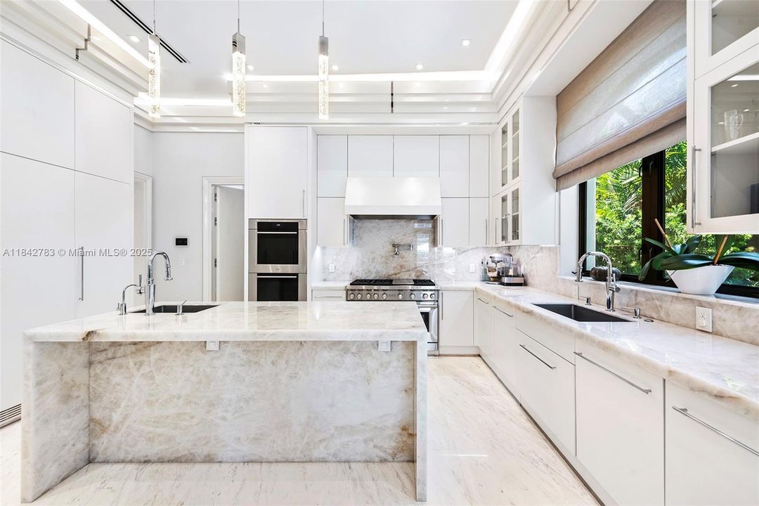 For Sale: $29,995,000 (8 beds, 9 baths, 8353 Square Feet)