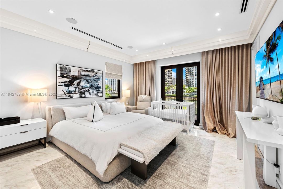 For Sale: $29,995,000 (8 beds, 9 baths, 8353 Square Feet)