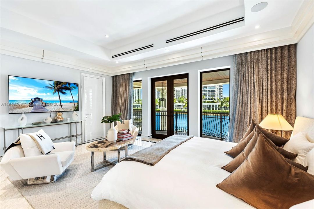 For Sale: $29,995,000 (8 beds, 9 baths, 8353 Square Feet)